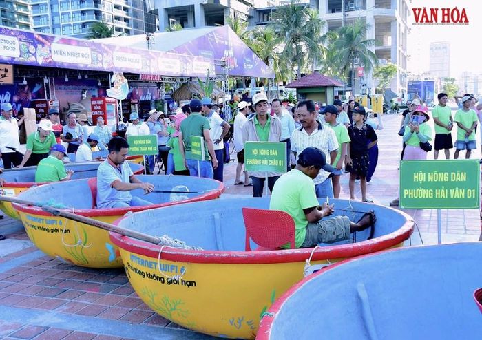 Ngư dân thi đan lưới