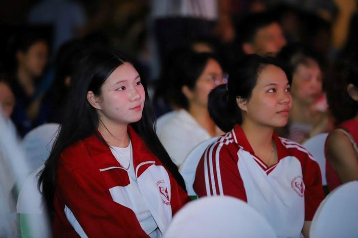 Nâng cao nhận thức cộng đồng, đặc biệt là các bạn trẻ về bảo vệ môi trường