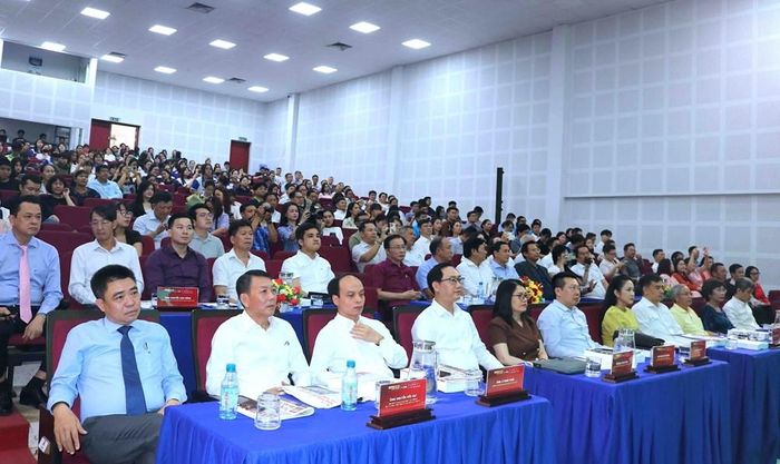 Các đại biểu tham dự hội thảo