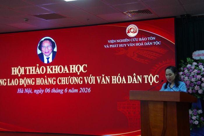 NSND Thúy Mùi tại tọa đàm