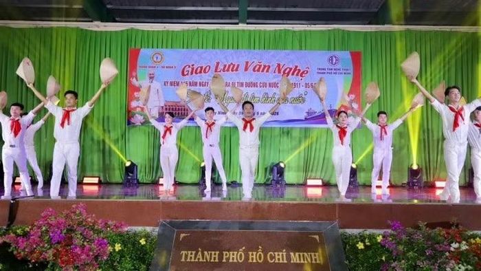 Các tiết mục được dàn dựng công phu.