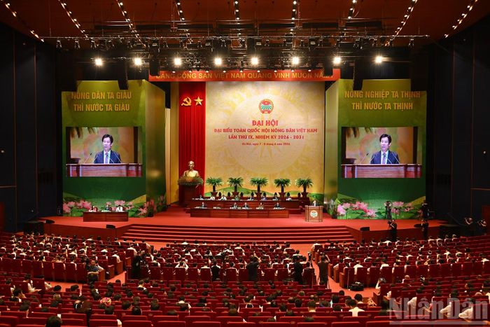Quang cảnh phiên làm việc thứ nhất Đại hội đại biểu toàn quốc Hội Nông dân Việt Nam lần thứ IX.