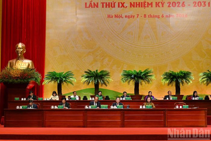 Đoàn Chủ tịch Đại hội đại biểu toàn quốc Hội Nông dân Việt Nam lần thứ IX.