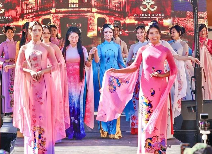 Các mẫu thiết kế trong bộ sưu tập của nhà thiết kế Vũ Thảo Giang.