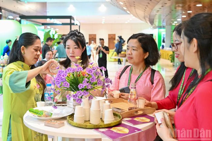 Đại hội đại biểu toàn quốc Hội Nông dân Việt Nam lần thứ IX diễn ra trong hai ngày 7-8/6 tại Trung tâm Hội nghị Quốc gia (Thủ đô Hà Nội) là sự kiện chính trị quan trọng của giai cấp nông dân và tổ chức Hội Nông dân Việt Nam trong giai đoạn mới - nơi các đại biểu tham gia thảo luận, quyết định và thông qua những chỉ tiêu, nhiệm vụ, giải pháp quan trọng của công tác Hội và phong trào nông dân trong nhiệm kỳ 5 năm tới.