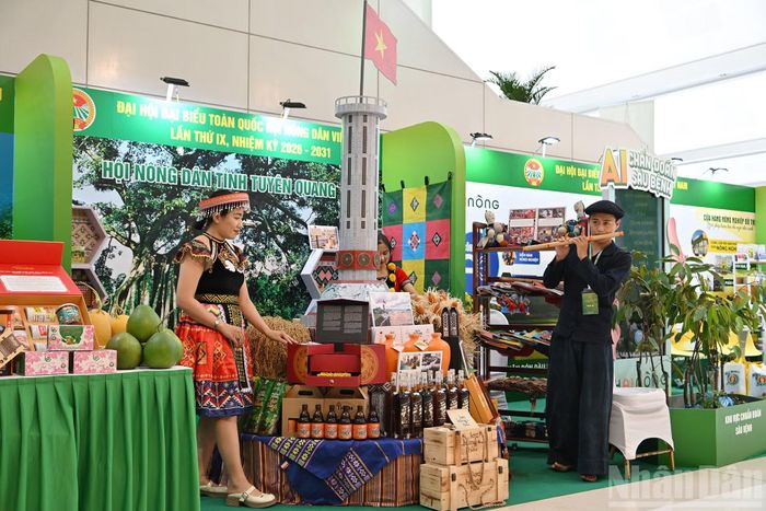 Mỗi sản phẩm được lựa chọn mang đến Đại hội không chỉ là thành quả lao động, sáng tạo của người nông dân mà còn là đại diện cho thế mạnh sản xuất, nét văn hóa và bản sắc riêng của từng vùng miền.