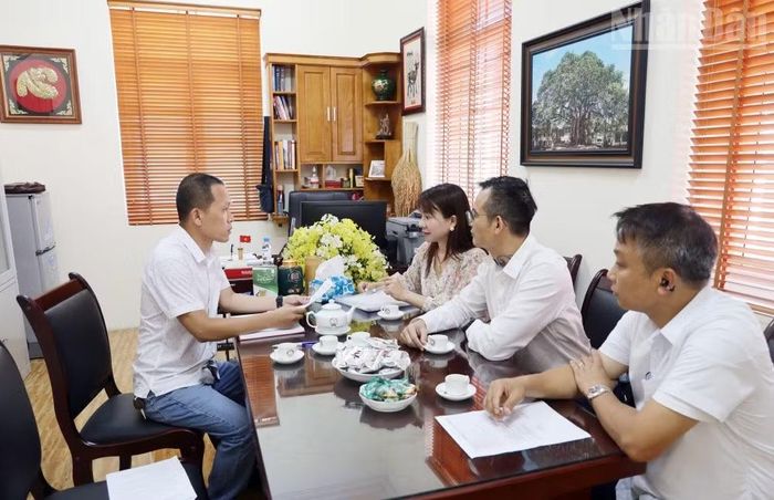 Chiều 2/6/2026, phóng viên Báo Nhân Dân đã có buổi làm việc với tập thể lãnh đạo Vinatea Mộc Châu.