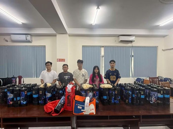 Các đối tượng buôn bán khí cười bị phát hiện và bắt giữ.