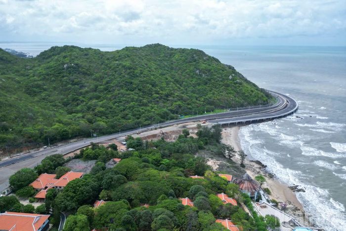 Điểm nhấn của dự án là cầu cạn qua đèo Nước Ngọt, dài hơn 500m, kết nối Long Hải với Phước Hải và được xây dựng men theo sườn núi, song song với tuyến đường hiện hữu.