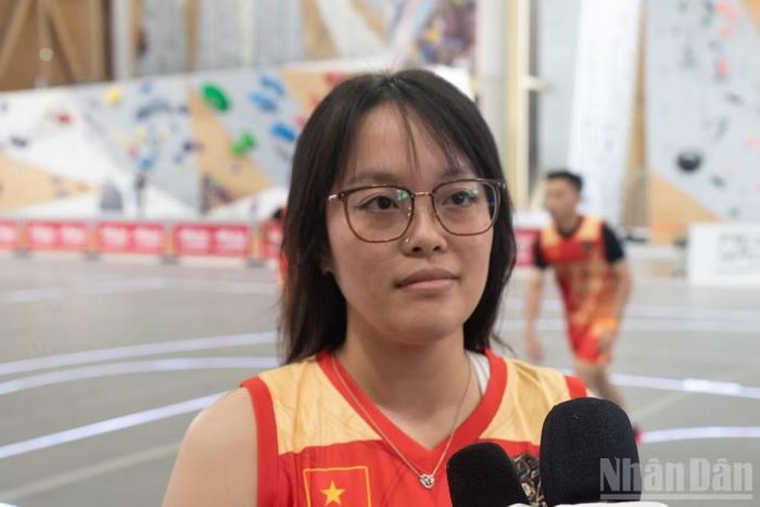 Nữ du học sinh Nguyễn Minh Nguyệt lần đầu tham gia thi đấu tại đại hội.