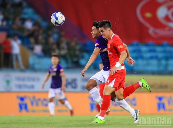 Tiến Linh ghi bàn thắng quan trọng cho Công an Thành phố Hồ Chí Minh.