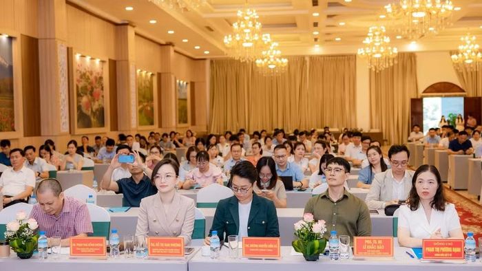 Đại biểu dự hội thảo.