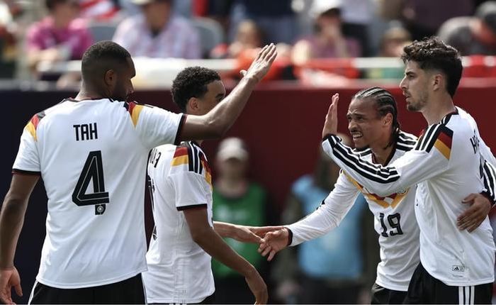 Leroy Sane (19) ghi bàn quyết định cho tuyển Đức