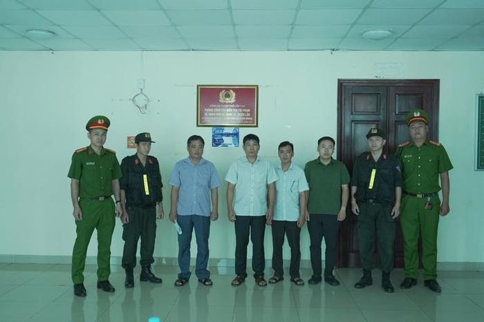 Các bị can tại cơ quan CSĐT Công an TP Cần Thơ.