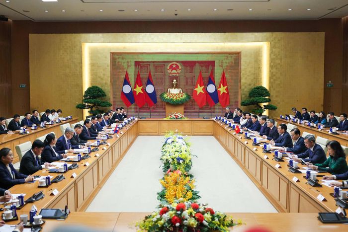 Thủ tướng Lê Minh Hưng hội đàm với Thủ tướng Lào Sonexay Siphandone. Ảnh: Hữu Hưng