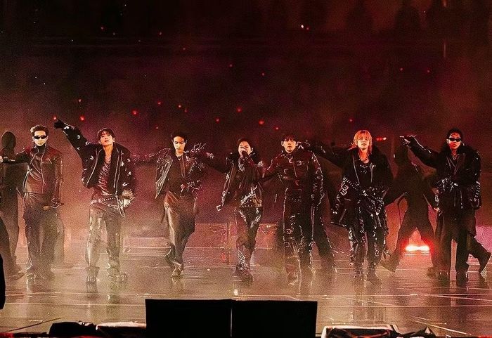 Trong khi đó, BTS dự kiến sẽ gặp gỡ người hâm mộ tại Sân vận động chính Busan Asiad vào ngày 12 và 13/6 trong khuôn khổ tour diễn "BTS WORLD TOUR ARIRANG IN BUSAN". Buổi concert đầu tiên của BTS tại Busan được tổ chức vào tháng 6/2019, tiếp theo là buổi thứ hai vào tháng 10/2022 để kỷ niệm việc Busan giành quyền đăng cai "Triển lãm Thế giới 2030". Sau buổi concert thứ hai, các thành viên đã lần lượt thông báo kế hoạch nhập ngũ. Buổi concert lần này đánh dấu sự trở lại của nhóm tại Busan sau khoảng ba năm kể từ khi các thành viên hoàn thành nghĩa vụ quân sự.