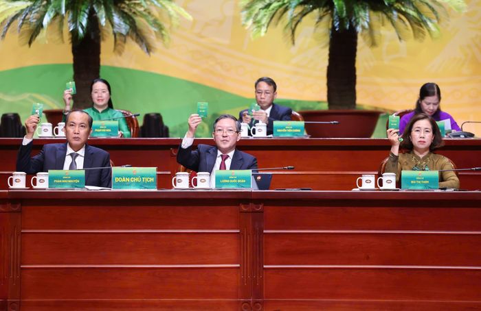  Đoàn Chủ tịch đại hội, sáng 7-6. Ảnh: QUANG PHÚC 