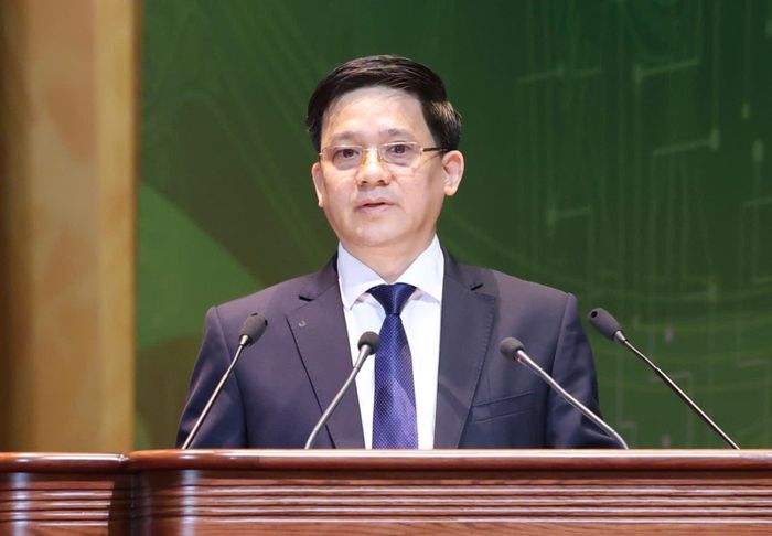  Phó Chủ tịch Ban Chấp hành Trung ương Hội Nông dân Việt Nam Phạm Tiến Nam trình bày báo cáo tại đại hội, sáng 7-6. Ảnh: QUANG PHÚC 