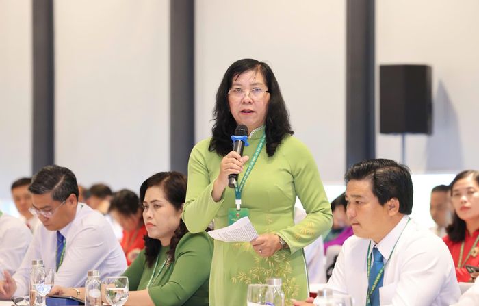  Đại biểu Huỳnh Thị Kim Xuyến nêu ý kiến. Ảnh: QUANG PHÚC 