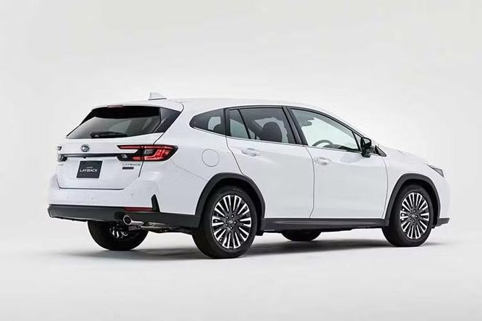 Ở phiên bản 2026, Subaru Levorg Layback phiên bản nâng cấp đã có thêm tùy chọn động cơ mới là hệ truyền động hybrid mang tên S:HEV. Cụ thể, Levorg Layback S:HEV mới dùng động cơ xăng 2.5L, kết hợp với hai mô-tơ điện và hệ dẫn động bốn bánh toàn thời gian Symmetrical AWD đặc trưng.