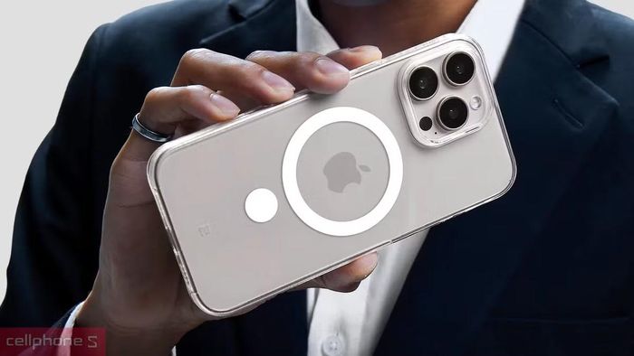 Các chuyên gia khuyến nghị người dùng nên lựa chọn những loại ốp lưng hỗ trợ tản nhiệt tốt, tránh các mẫu quá dày hoặc ôm sát hoàn toàn thân máy, đồng thời cân nhắc tháo ốp khi chơi game thời gian dài, quay video liên tục hoặc sạc nhanh để giúp điện thoại duy trì nhiệt độ ổn định, hoạt động bền bỉ và kéo dài tuổi thọ pin trong nhiều năm sử dụng. (Ảnh: CellphoneS)