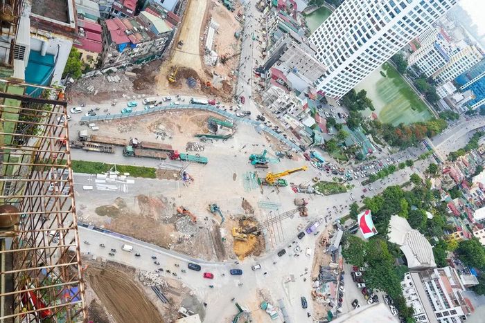 Đại diện dự án cho biết, công tác chuẩn bị đang được đẩy nhanh tiến độ để sẵn sàng triển khai các hạng mục xây dựng chính của tuyến đường sắt đô thị số 5 trong thời gian tới.
