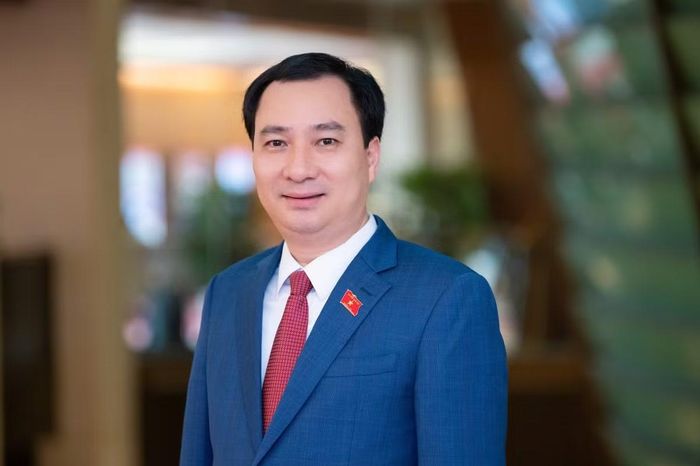 TS Vũ Văn Tiến - Đại biểu Quốc hội khóa XVI, Ủy viên chuyên trách Ủy ban Văn hóa và Xã hội của Quốc hội