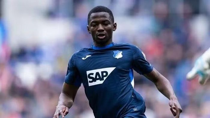 Toure đã tham gia trực tiếp vào 12 bàn thắng của đại diện Bundesliga mùa này và được khá nhiều đội bóng châu Âu quan tâm.