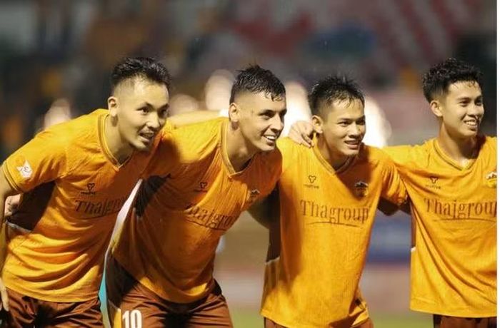 Trong khi Hoàng Anh Gia Lai tiếp tục đặt niềm tin vào lớp cầu thủ trẻ, Ryan Hà sẽ phải bắt đầu một hành trình mới với hy vọng tìm được bến đỗ phù hợp và nhanh chóng lấy lại phong độ. Ảnh: Linh Hùng.