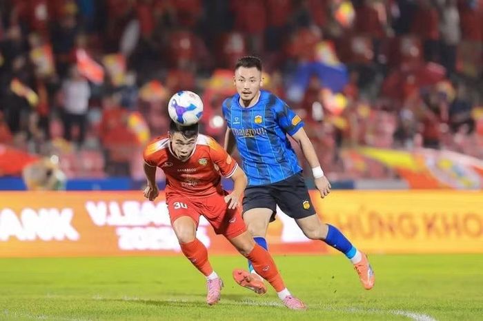 Từ năm 2023, Ryan Hà lần lượt khoác áo Khánh Hòa, Bình Dương, Hà Nội FC và PVF-CAND song không để lại nhiều dấu ấn. Ảnh: Internet.