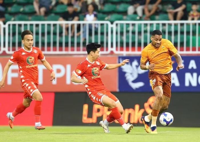 Trước một đội bóng không được đánh giá cao, Hoàng Anh Gia Lai được kỳ vọng sẽ có trọn 3 điểm là quà chia tay người hâm mộ. Ảnh: HAGL FC.