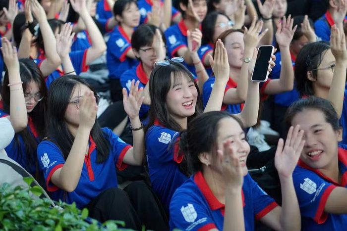 Tình nguyện viên tại lễ ra quân Chương trình Tiếp sức mùa thi năm 2026. Ảnh: Hội SVVN TPHCM.
