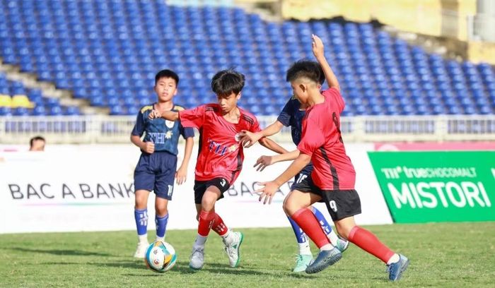 Giải bóng là sân chơi giàu truyền thống, góp phần phát hiện, ươm mầm nhiều tài năng bóng đá trẻ.