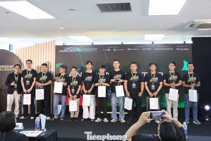 Top 11 dự án xuất sắc nhất cuộc thi nhận được cơ hội ươm tạo ở Vườn ươm doanh nghiệp Đà Nẵng.