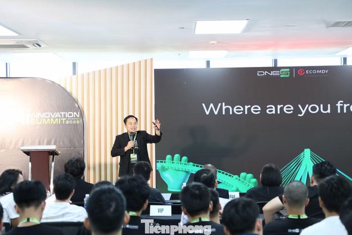Tham gia cuộc thi, các đội thi có cơ hội làm việc với các chuyên gia, kết nối với các doanh nghiệp công nghệ lớn.