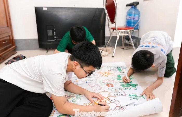 Sau một tuần sống trong môi trường quân đội, nhiều em đã biết tự chăm sóc bản thân, biết quan tâm tới người khác, sống có kỷ luật hơn và trân trọng hơn tình cảm gia đình. Khóa học khép lại nhưng những bài học về kỷ luật, tinh thần trách nhiệm, lòng biết ơn và tình yêu thương sẽ tiếp tục đồng hành cùng các em trên chặng đường phía trước.