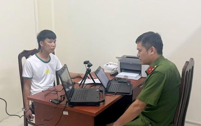 Bùi Văn Đạt tại cơ quan Công an.