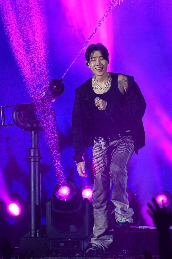 Jay Park trình diễn trong đêm nhạc tối 6/6.