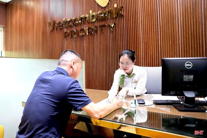 Theo ghi nhận, mặt bằng lãi suất cơ bản ổn định, nhờ đó các tổ chức tín dụng duy trì tốt thanh khoản, đáp ứng kịp thời nhu cầu tín dụng phục vụ phát triển kinh tế - xã hội.