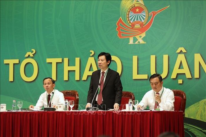 Phó Chủ tịch Hội nông dân Việt Nam Nguyễn Xuân Định - Chủ tịch tổ thảo luận số 4 phát biểu ý kiến. Ảnh: Hoàng Hiếu/TTXVN