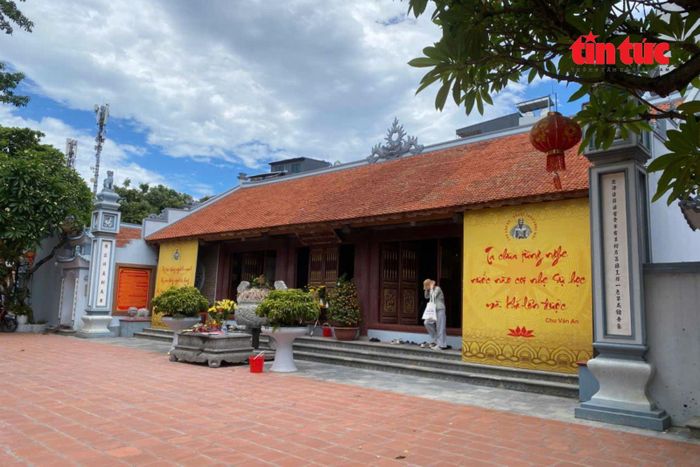 Đền thờ Chu Văn An, phường Thanh Liệt, Hà Nội.