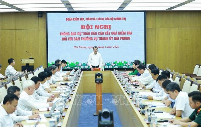 Chiều 1/6, Đoàn Kiểm tra, giám sát số 4 của Bộ Chính trị, Ban Bí thư do Ủy viên Bộ Chính trị, Thủ tướng Chính phủ Lê Minh Hưng làm Trưởng đoàn đã chủ trì Hội nghị thông qua dự thảo Báo cáo kết quả kiểm tra, giám sát (đợt 2) đối với Ban Thường vụ Thành ủy Thành phố Hải Phòng. Ảnh: Dương Giang/TTXVN.
