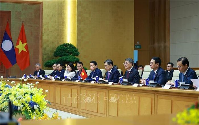 Thủ tướng Lê Minh Hưng phát biểu tại cuộc hội đàm với Thủ tướng nước Cộng hòa Dân chủ Nhân dân Lào Sonexay Siphandone. Ảnh: Dương Giang/TTXVN.
