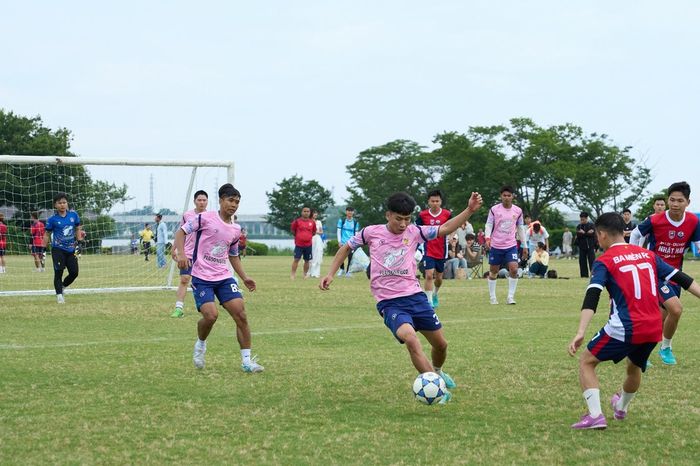 Một pha đi bóng khéo léo tại Giải FAVIJA HOKURIKU CUP 2026.