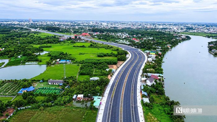Dự án Xây dựng đường trục trung tâm Biên Hòa cũ (nay là phường Trấn Biên, Tp.Đồng Nai) đoạn từ đường Võ Thị Sáu đến đường Đặng Văn Trơn sau hơn 3 năm triển khai đang dần về đích và hiện trong giai đoạn nước rút.