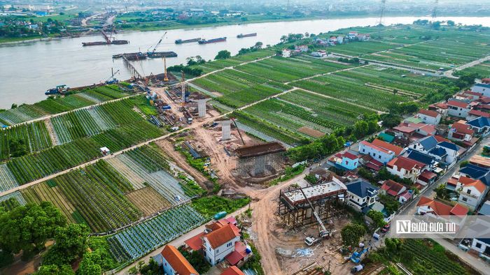 Hàng loạt trụ cầu đã lộ diện tại dự án.