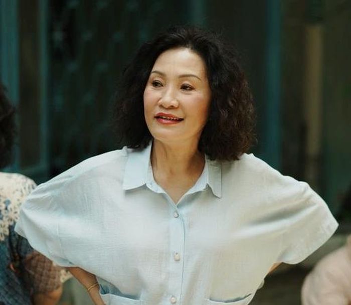Cuộc sống bình yên, tích cực của Hồng Đào được nhiều khán giả yêu thích.