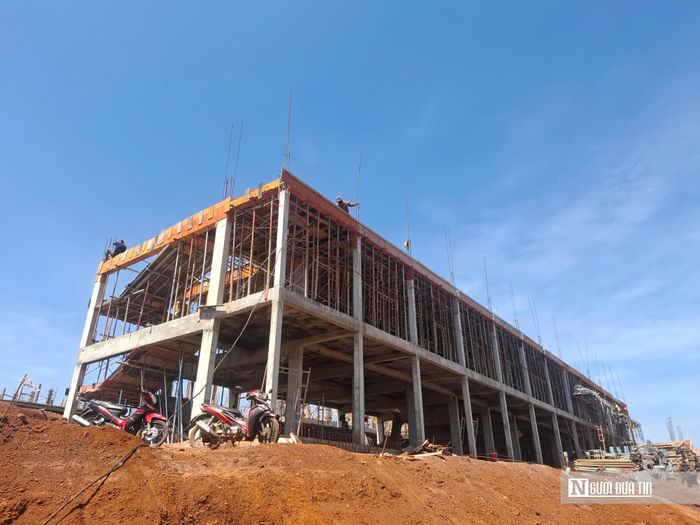 Trường phổ thông nội trú liên cấp Tiểu học và Trung học cơ sở Quảng Trực có tổng mức đầu tư 240 tỷ. Năm 2026, dự án đã được bố trí vốn 158,94 tỷ đồng. Đã giải ngân 15,461/158,94 tỷ đồng, đạt 9,73%.