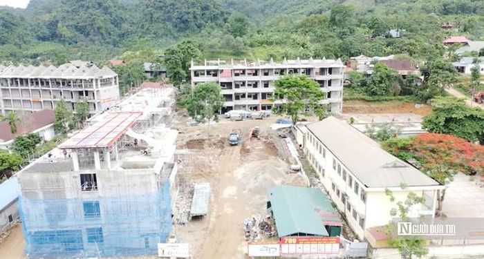 Phần lớn các hạng mục thuộc Trường THPT nội trú liên cấp xã Yên Khương đã hoàn thành phần thô, đạt khoảng 40% khối lượng.