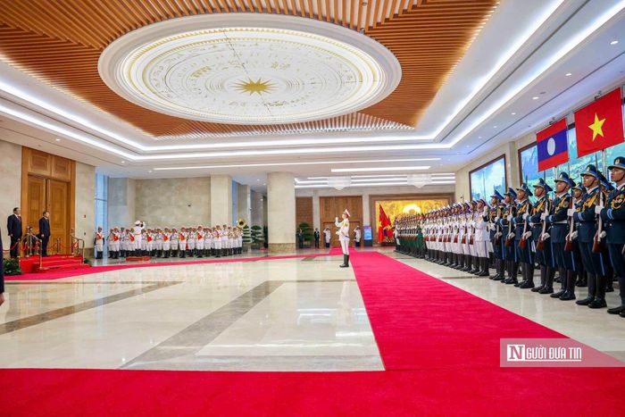 Quang cảnh lễ đón tại trụ sở Chính phủ